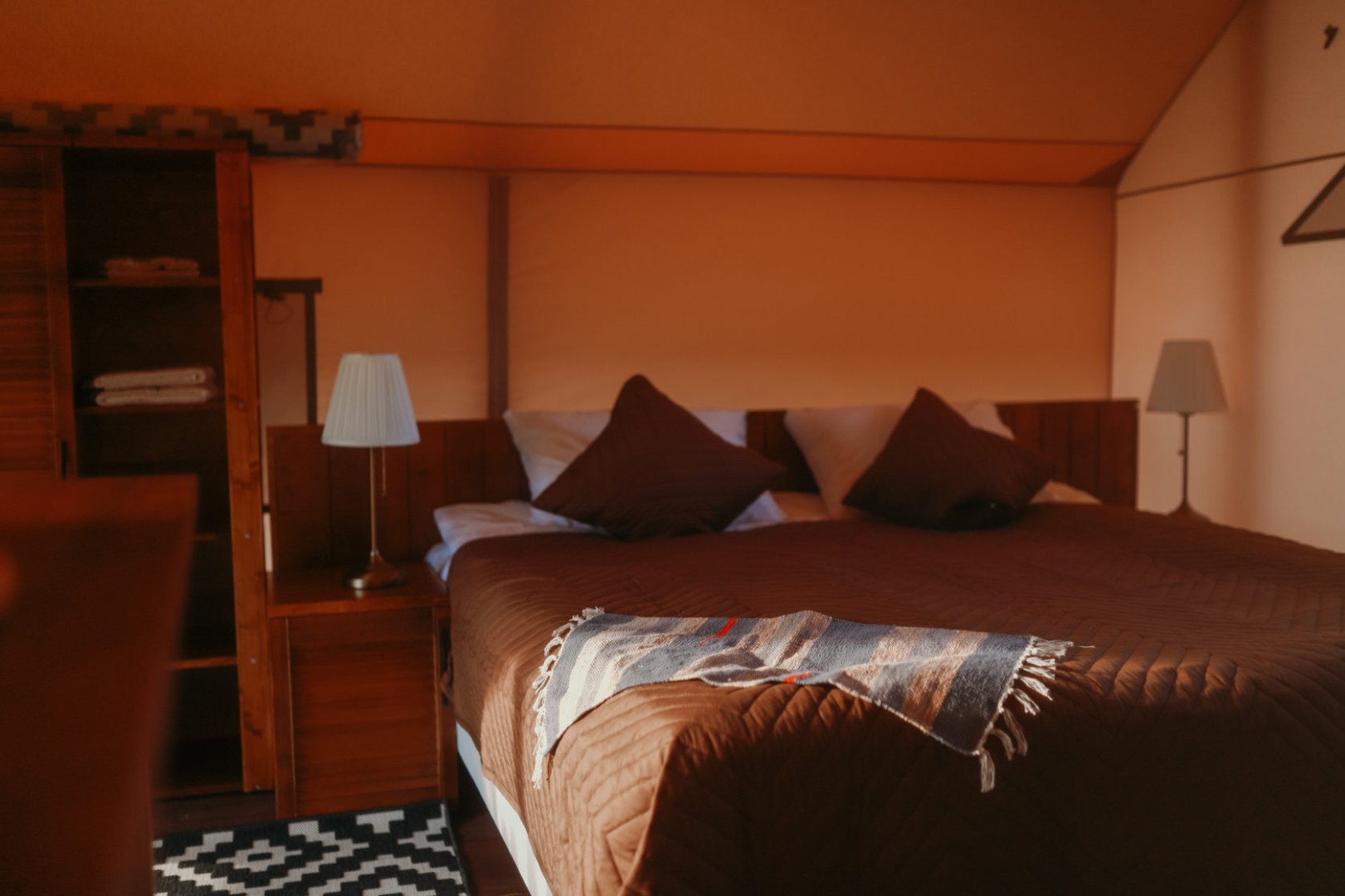 2-place_inside-2 2-place_inside-2