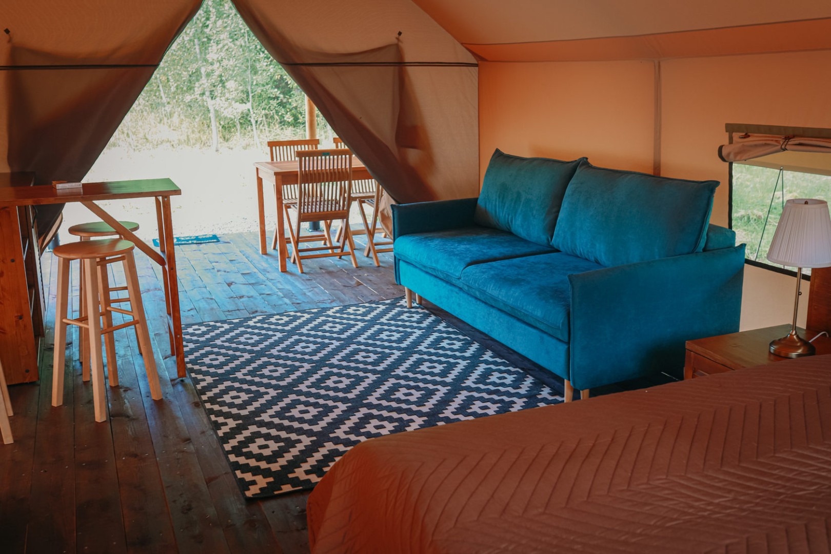 3-place_inside-2 3-place_inside-2